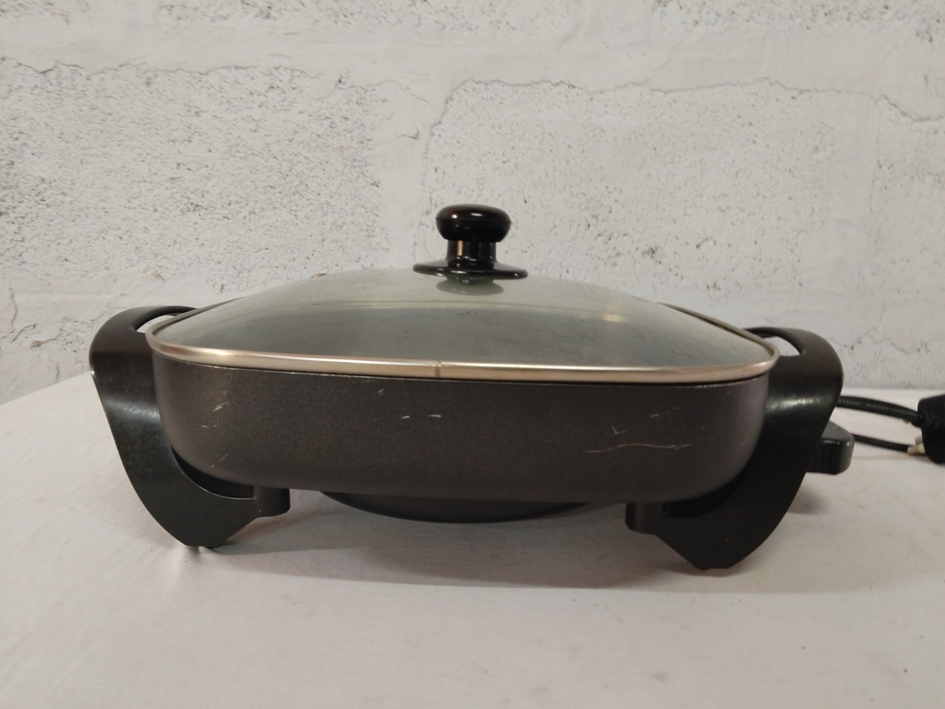 Mellerware Electric Frying Pan / Skillet with Glass Lid and Temp Control (tested working)