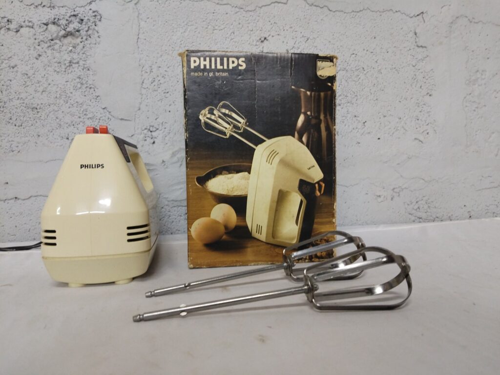 Vintage Philips Hand Mixer (marked HR1190) with Original Box & 2 Pairs Beaters — Tested Working