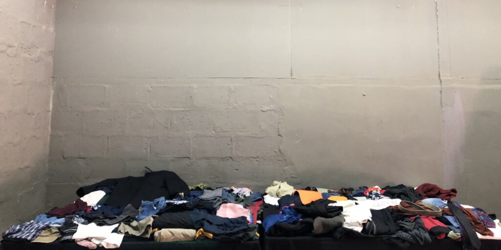 Mixed Clothing Lot — Approx. 40–60 Pieces (Mostly Men’s per Seller)