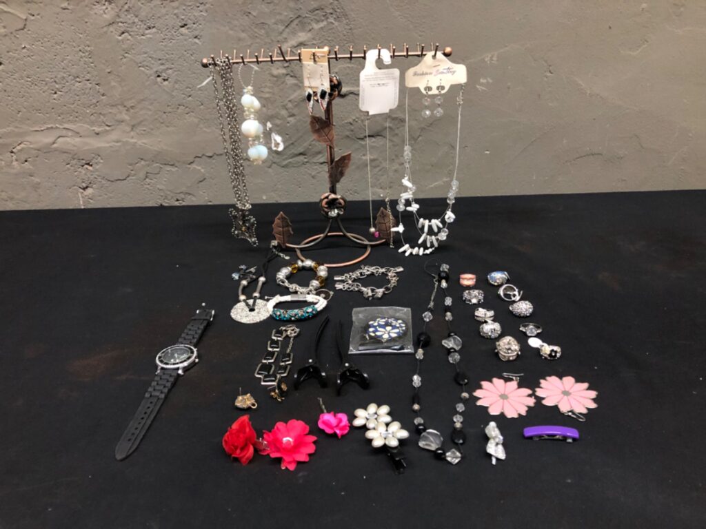Bulk Lot of Costume Jewellery & Accessories – Rings, Necklaces, Bracelets, Earrings, Watch & More