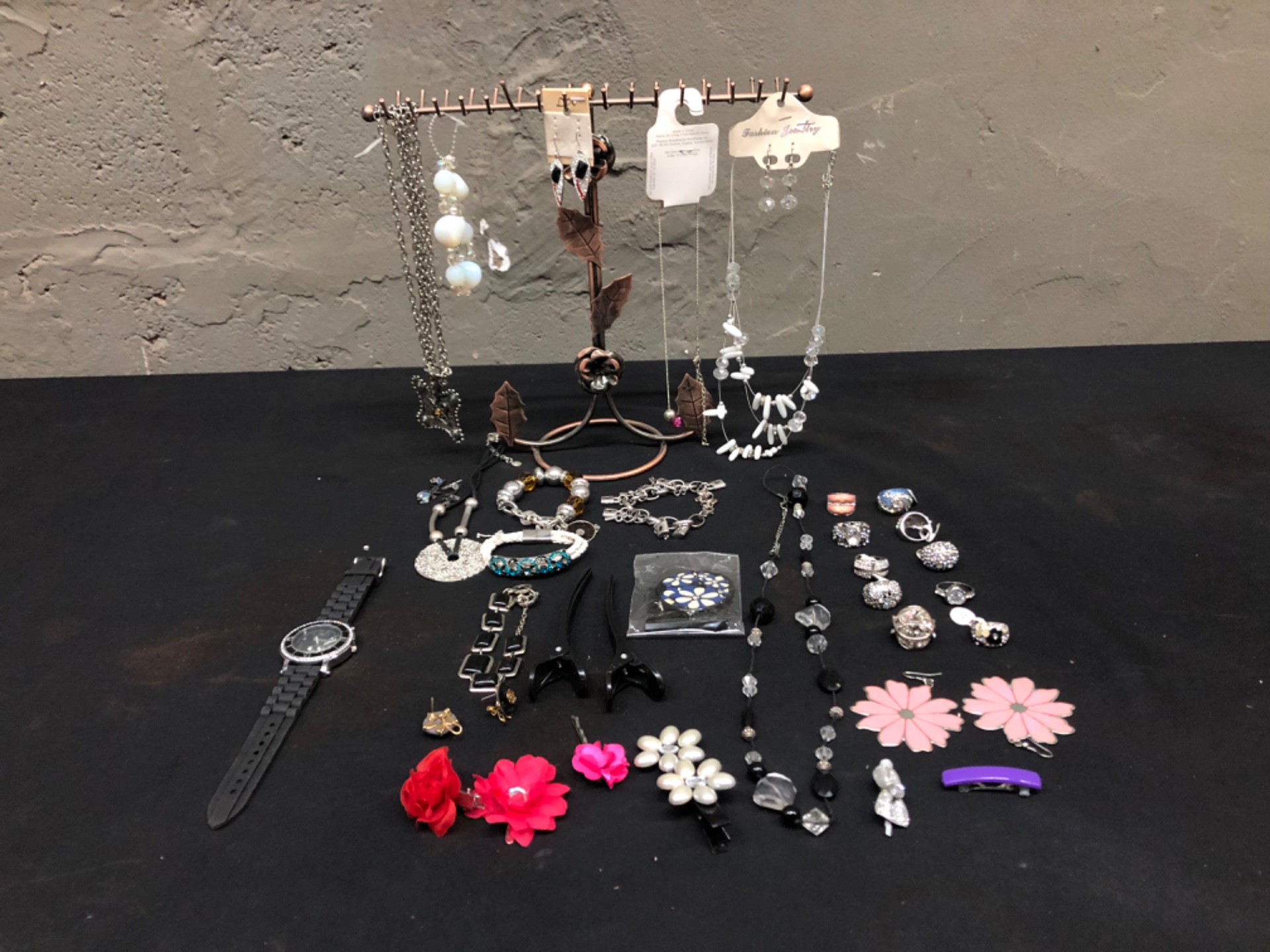 Bulk Lot of Costume Jewellery & Accessories – Rings, Necklaces, Bracelets, Earrings, Watch & More