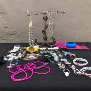 Bulk Lot of Costume Jewellery & Accessories – Bracelets, Necklaces, Watches, Earrings & More