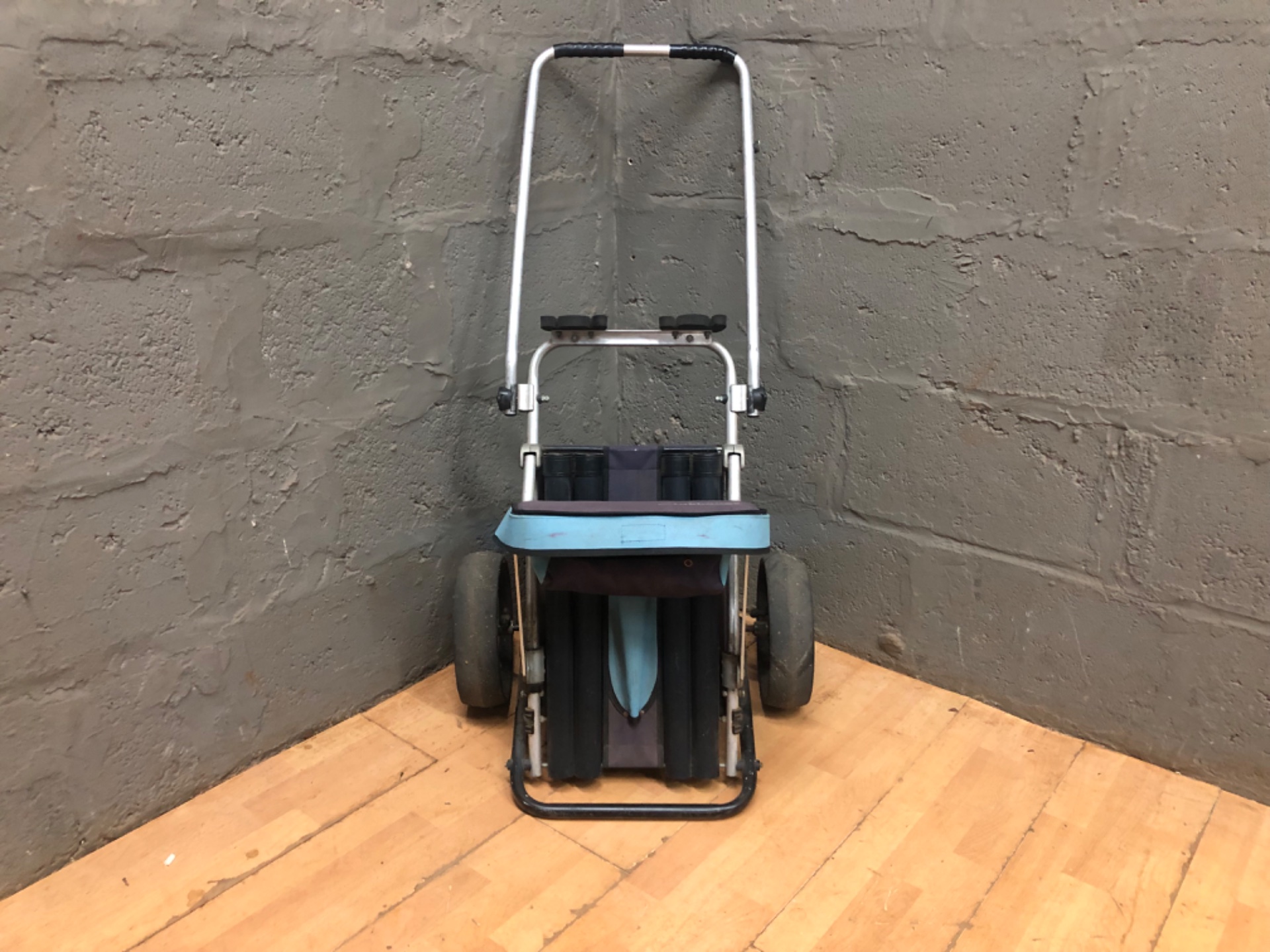Clubhouse Manual Golf Trolley with 22 Used Golf Balls & Tees – Needs Cleaning