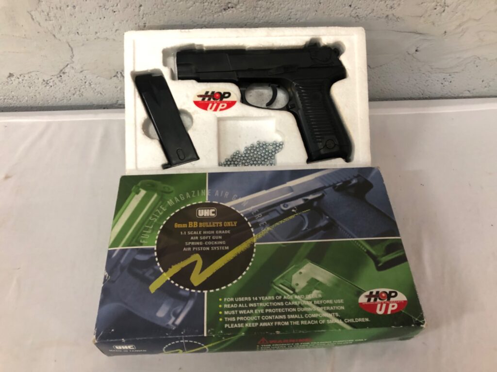 UHC 1:1 Scale Spring-Cocking Airsoft Pistol (Hop Up) with Magazine & BBs – Boxed