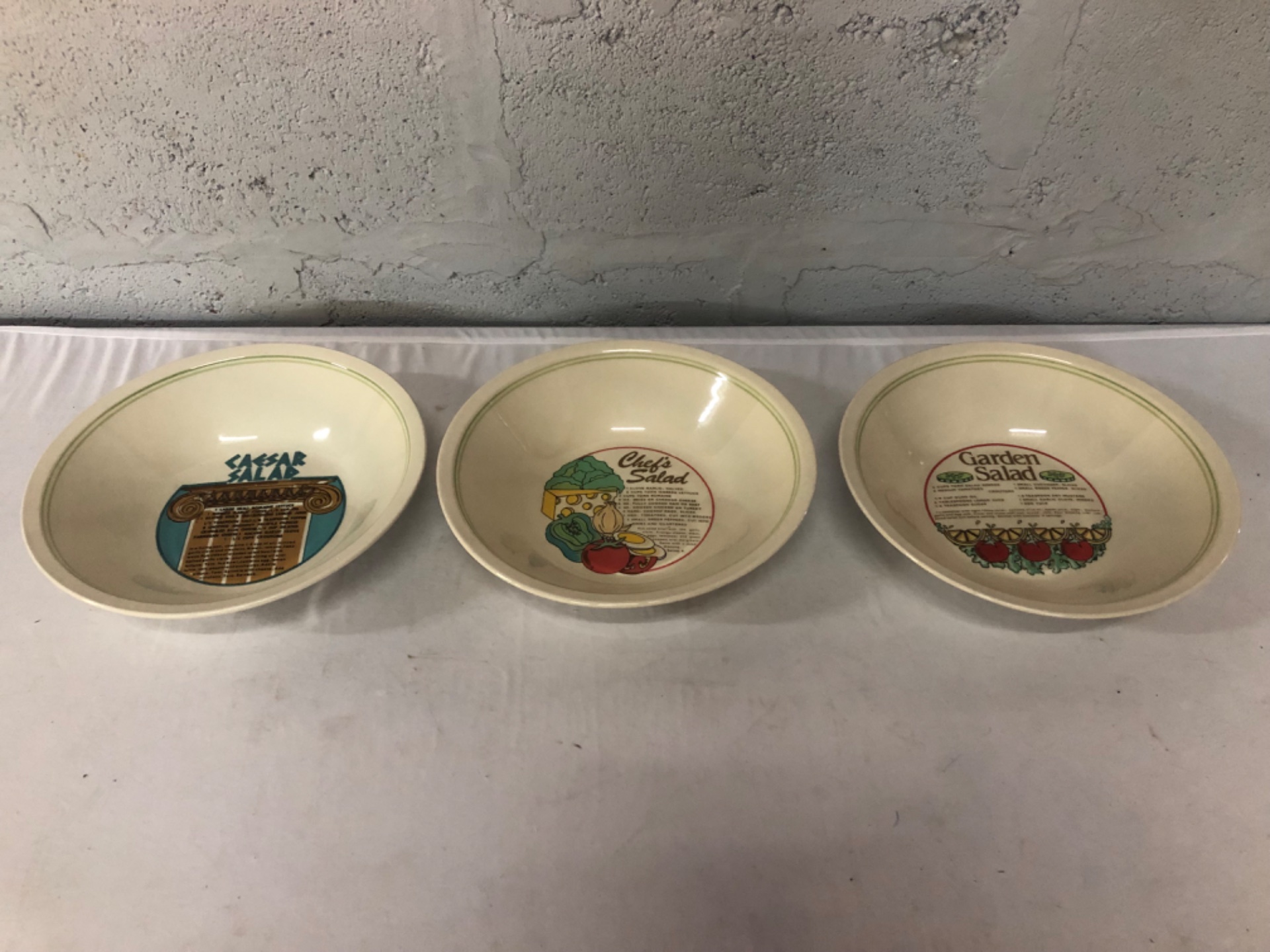 Set of 3 Ceramic Salad Bowls with Printed Salad Recipes – 29cm