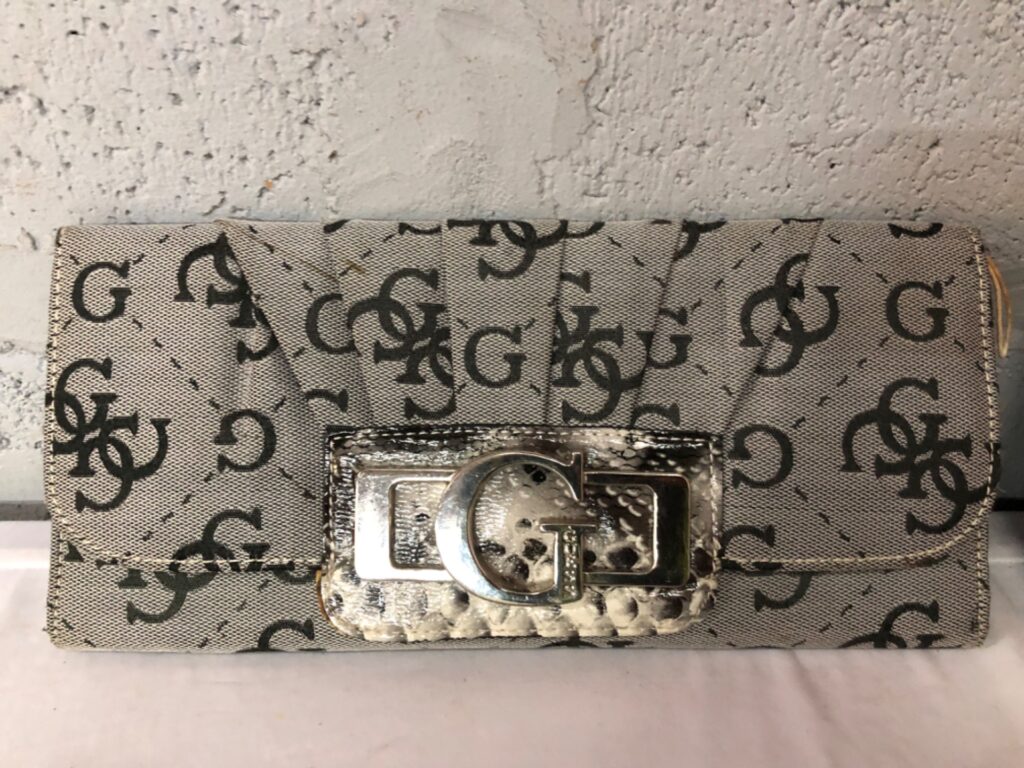 Bulk Lot: 2 Guess Clutch Bags & 2 Printed Zip Purses – Assorted Women’s Accessories