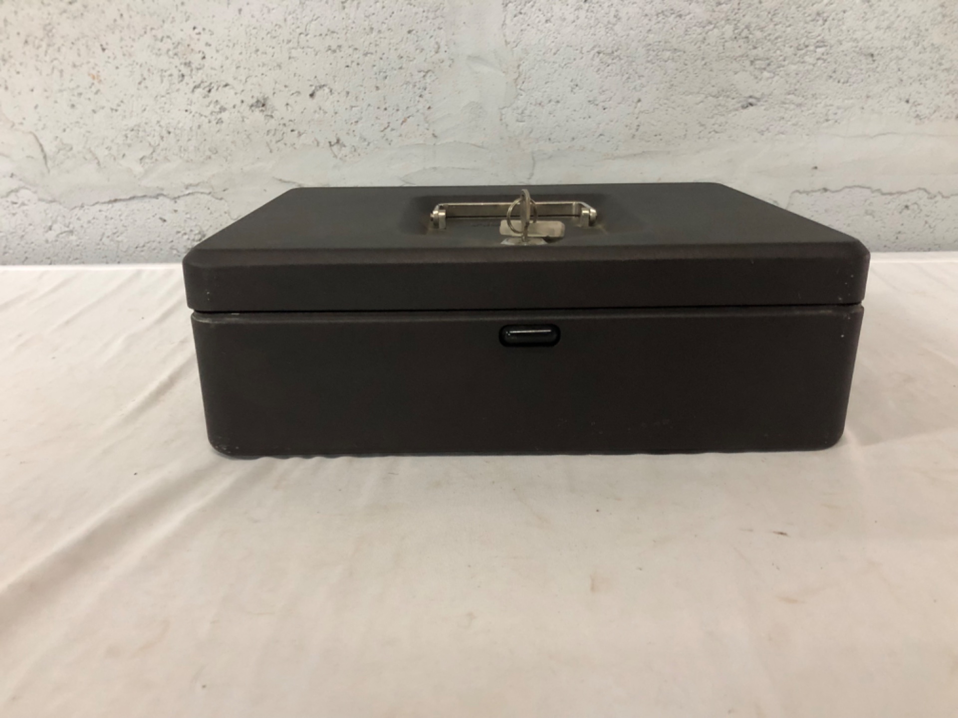 Helix Metal Cash/Security Box with Key – 30x23x10cm