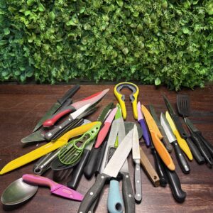 Mixed Lot of Assorted Kitchen Cutlery & Utensils — Approx. 20–25 Pieces