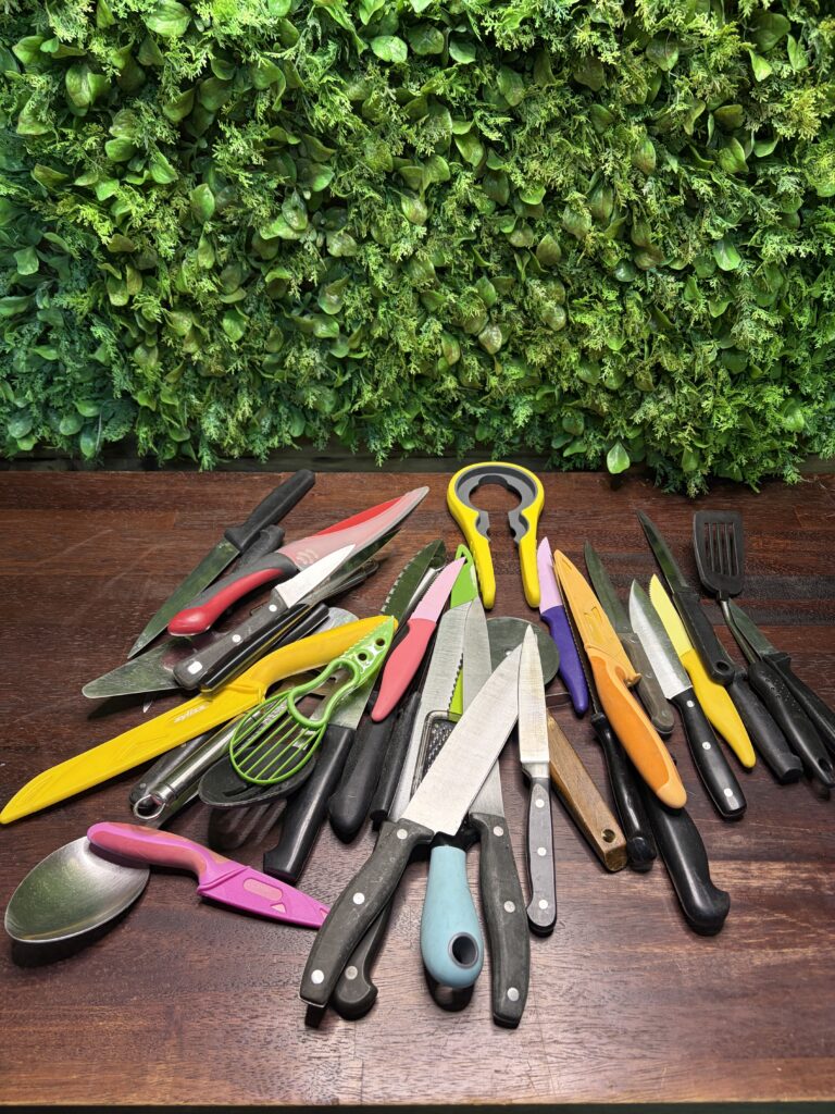Mixed Lot of Assorted Kitchen Cutlery & Utensils — Approx. 20–25 Pieces