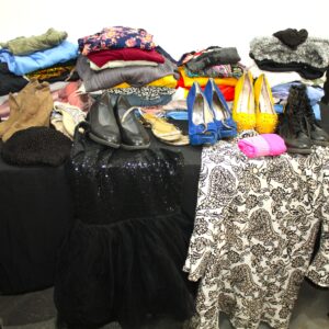 Mixed Lot of Women’s Clothing & Shoes — Folded Tops, Dresses, Boots and Heels (30–50 pcs claime