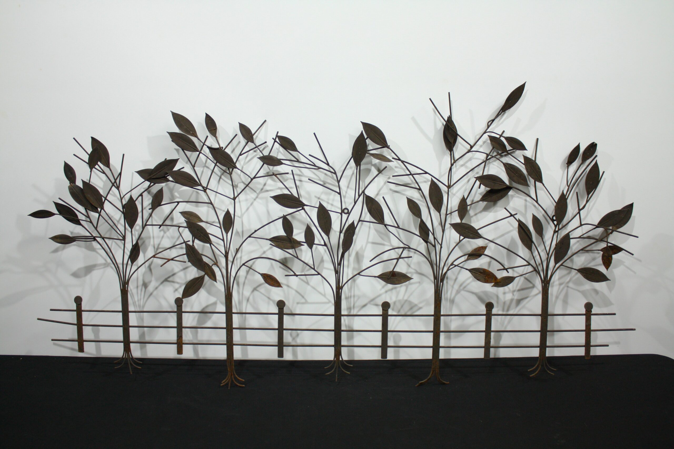 Wall-mounted Steel Floral Garden Display – 450mm x 1500mm, Rustic Patina