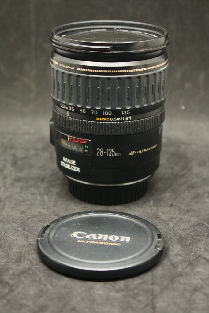 Canon EF 28-135mm f/3.5-5.6 IS Zoom Lens (72mm thread) — 1 item