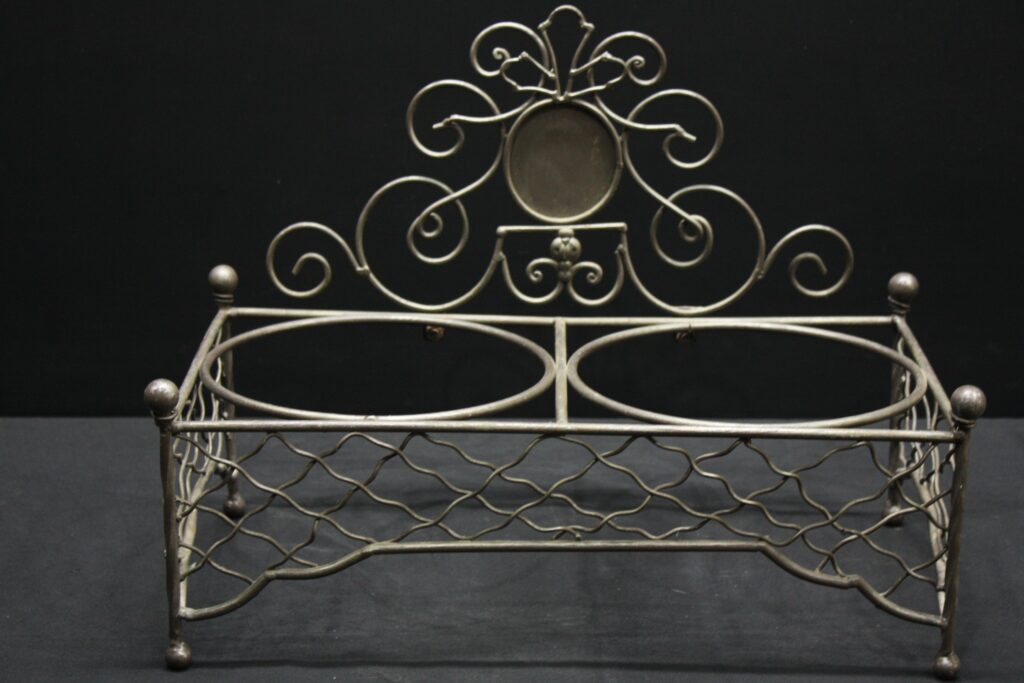 Decorative Metal Double-Bowl Stand / Dog Bowl Holder — Ornate Scrollwork, 2-ring