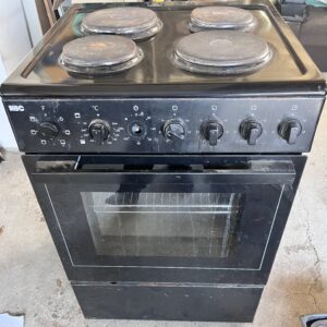 KIC Freestanding Electric Stove / Oven — 4 Hotplates (Non-working, Salvage)