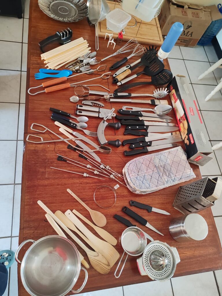 Mixed Used Kitchen Utensils Lot — Approx. 50–70 Pieces (Knives, Spoons, Pots, Strainers)