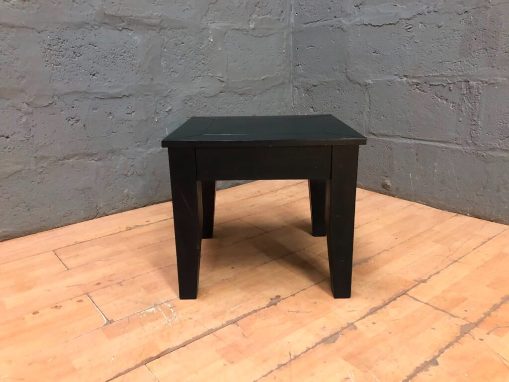 Small black solid‑wood square side table – 45 x 50 x 50 cm, good condition