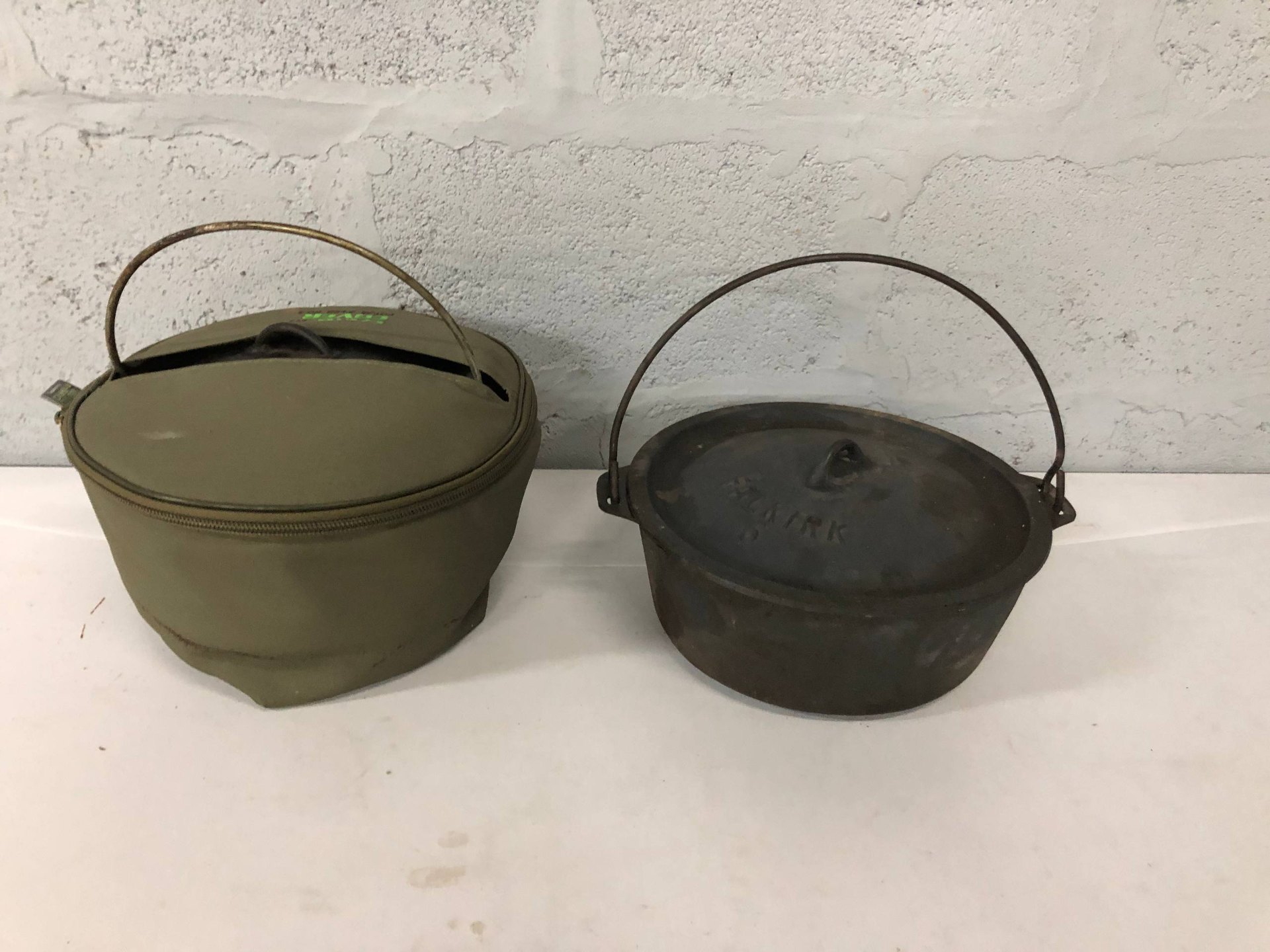 Pair of Cast Iron Camp Pots: Falkirk 6 & Platpotjie 3 with Camp Cover Bag