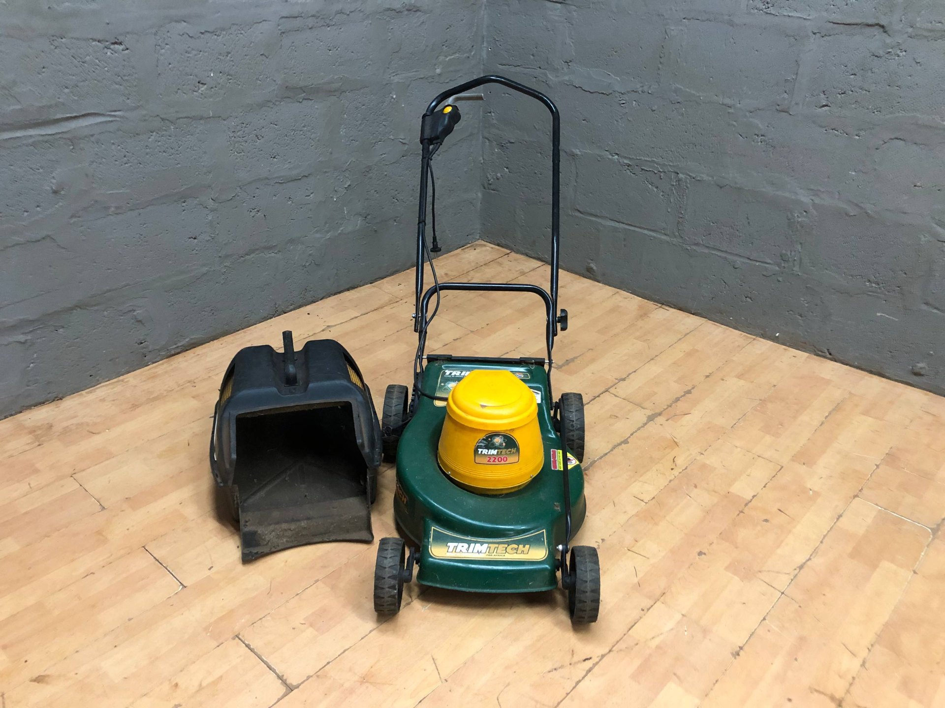 Trimtech 2200 Electric Lawn Mower with Detachable Grass Box – 2200W, Good Used Condition