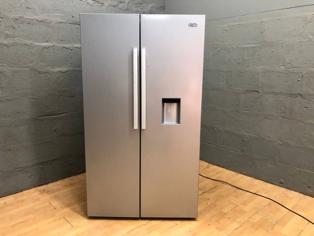 Defy DFF418 Side-by-Side Refrigerator Freezer – Model G10720N, Clean & Complete