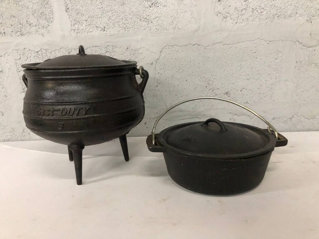 Best Duty Cast Iron Potjie Pot (Size 3) & Flat-Bottomed Pot Set – With Lids