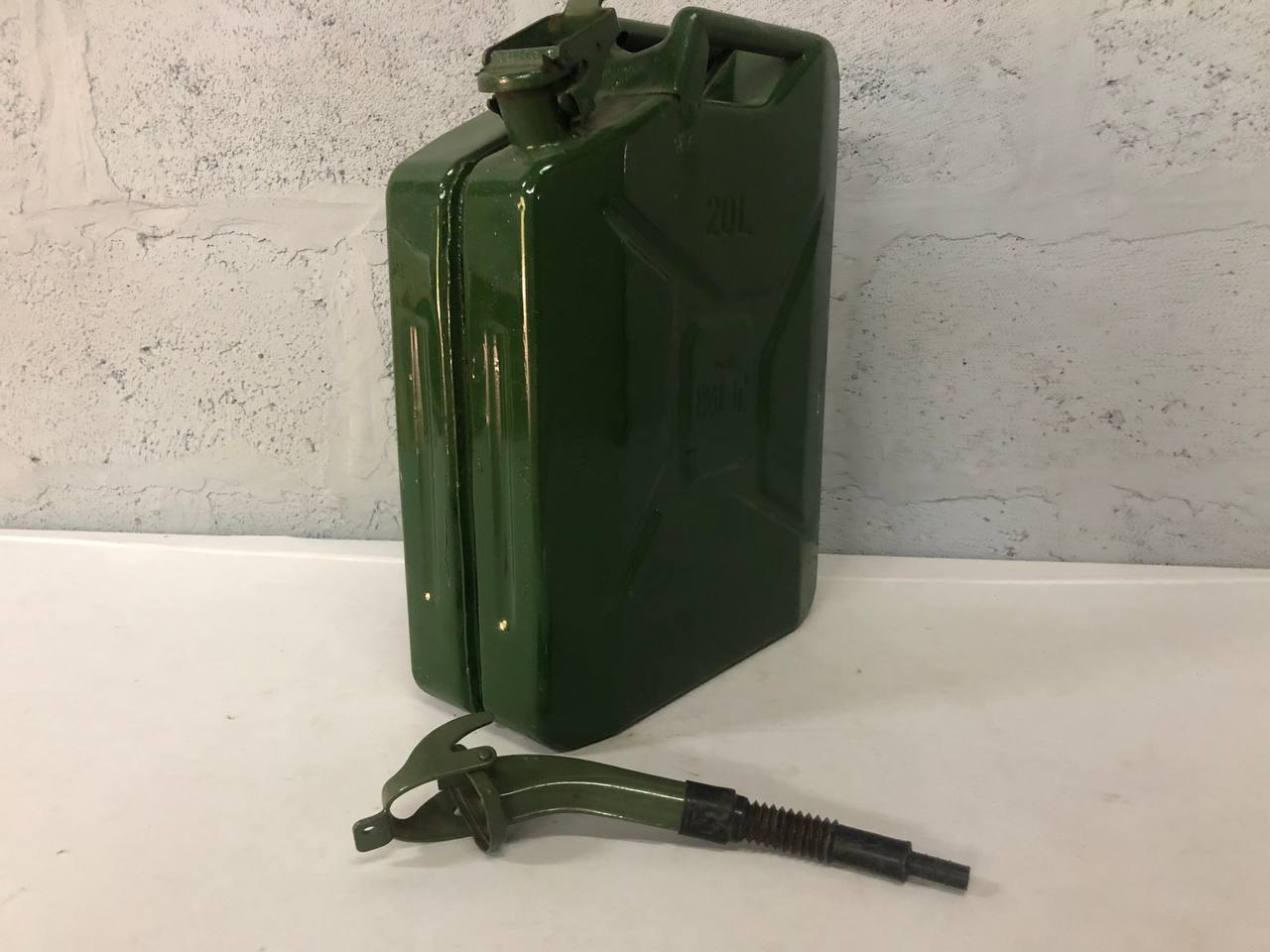 HART 20L Metal Jerry Can with Detachable Spout – Good Condition