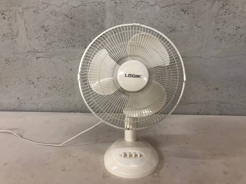LOGIK LT-30D01 30cm Desk Fan – Fully Working