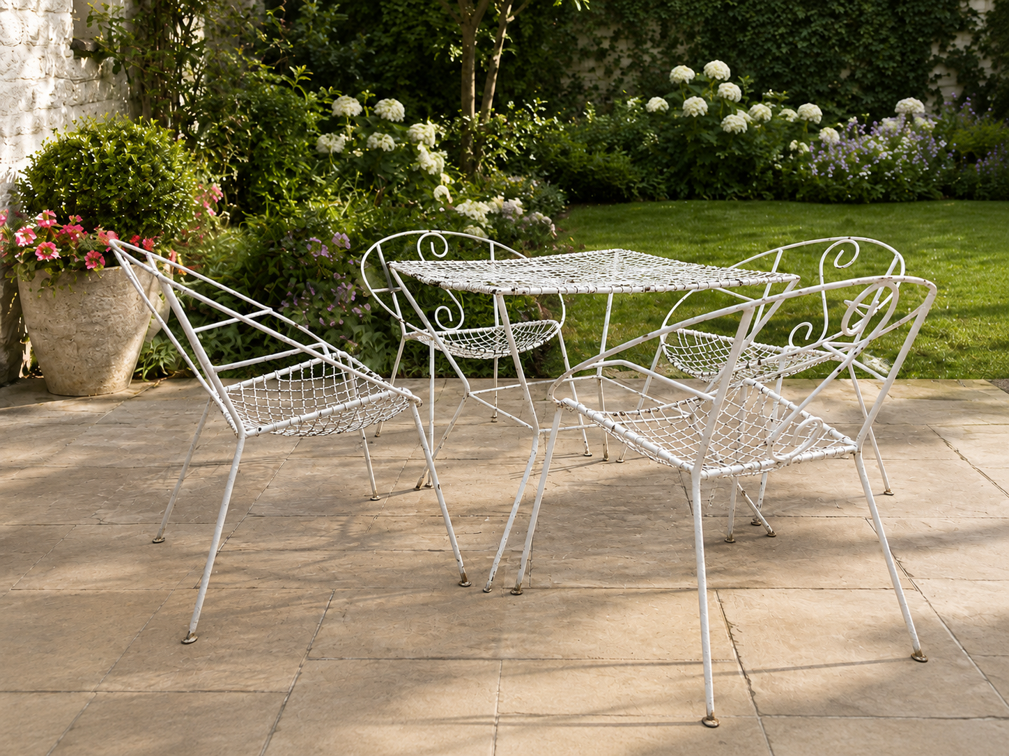 Five-piece White Metal Outdoor Patio Table & Chairs Set (1 table + 4 chairs)