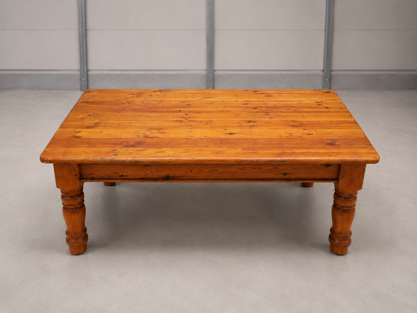 Oregon Pine Coffee/Low Table — 130 x 89 x 75 cm, Warm Honey Finish