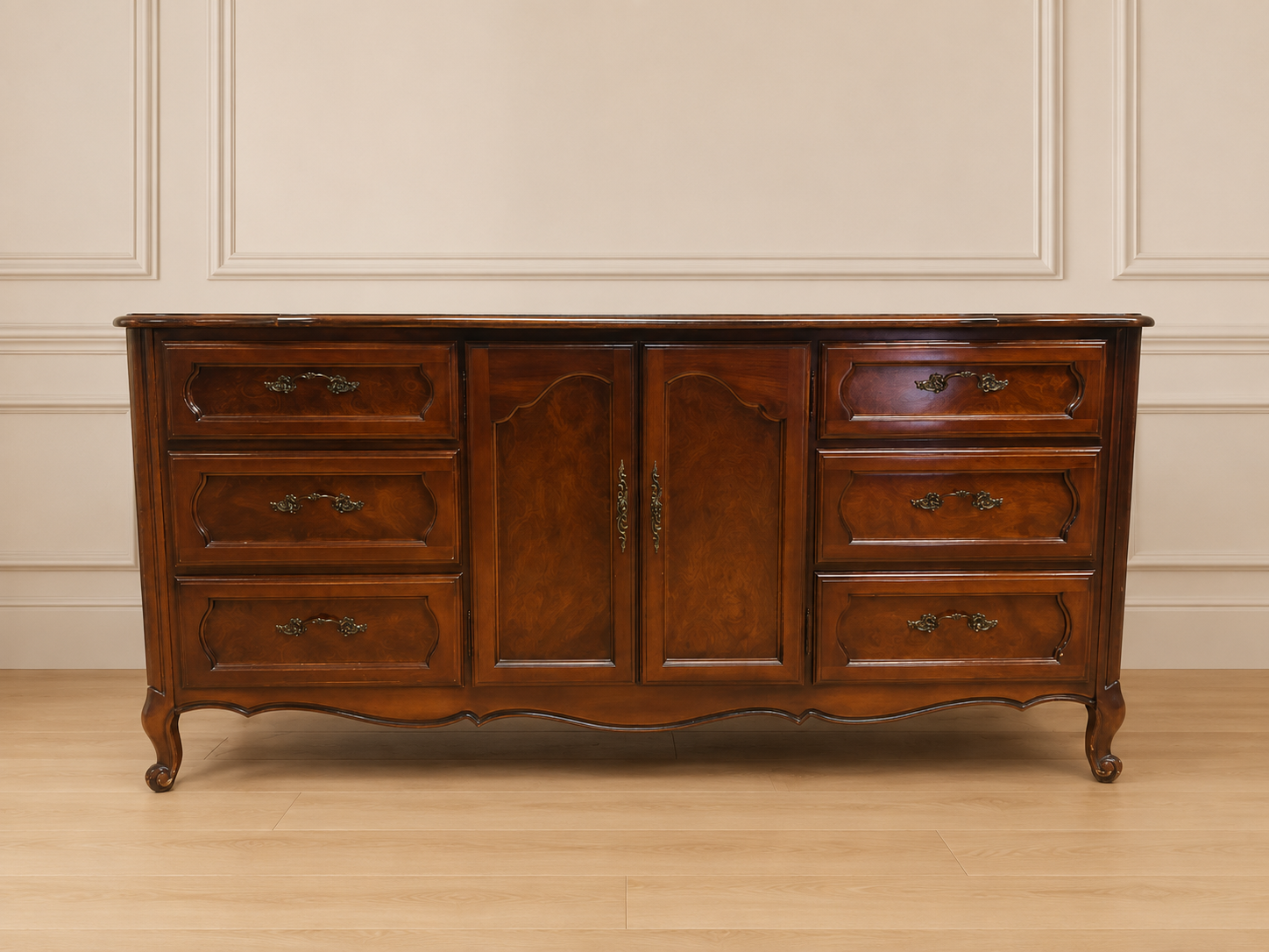 Wood-toned Sideboard / Dresser