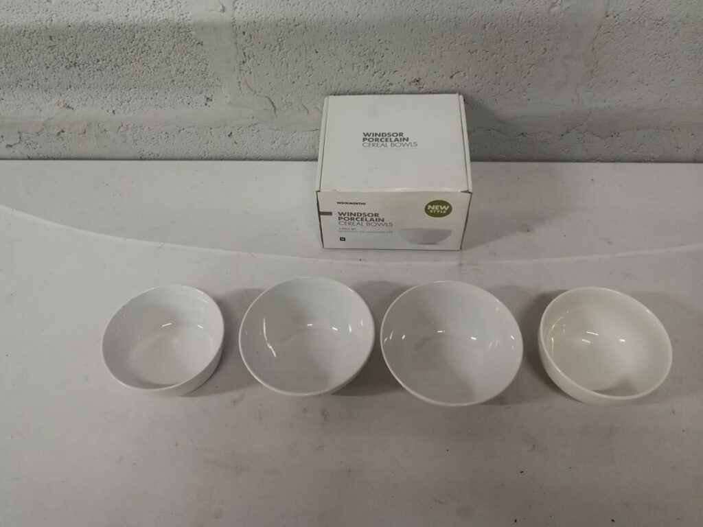 Windsor Porcelain Cereal Bowls (Set of 4) with Original Box