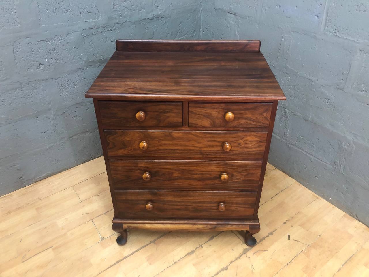 Classic Wooden Chest of Drawers – 5 Drawers, Elegant Finish, Very Good Condition