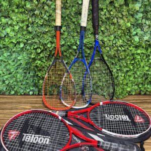 Mixed lot of 5 used tennis & squash rackets (various colours)