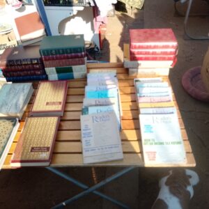 Mixed lot of Reader's Digest condensed hardcover books & magazines (30–40 items)