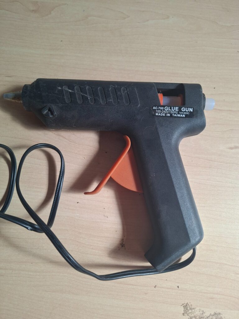 AC-760 corded glue gun (100-240V) — tested working, used with cosmetic wear