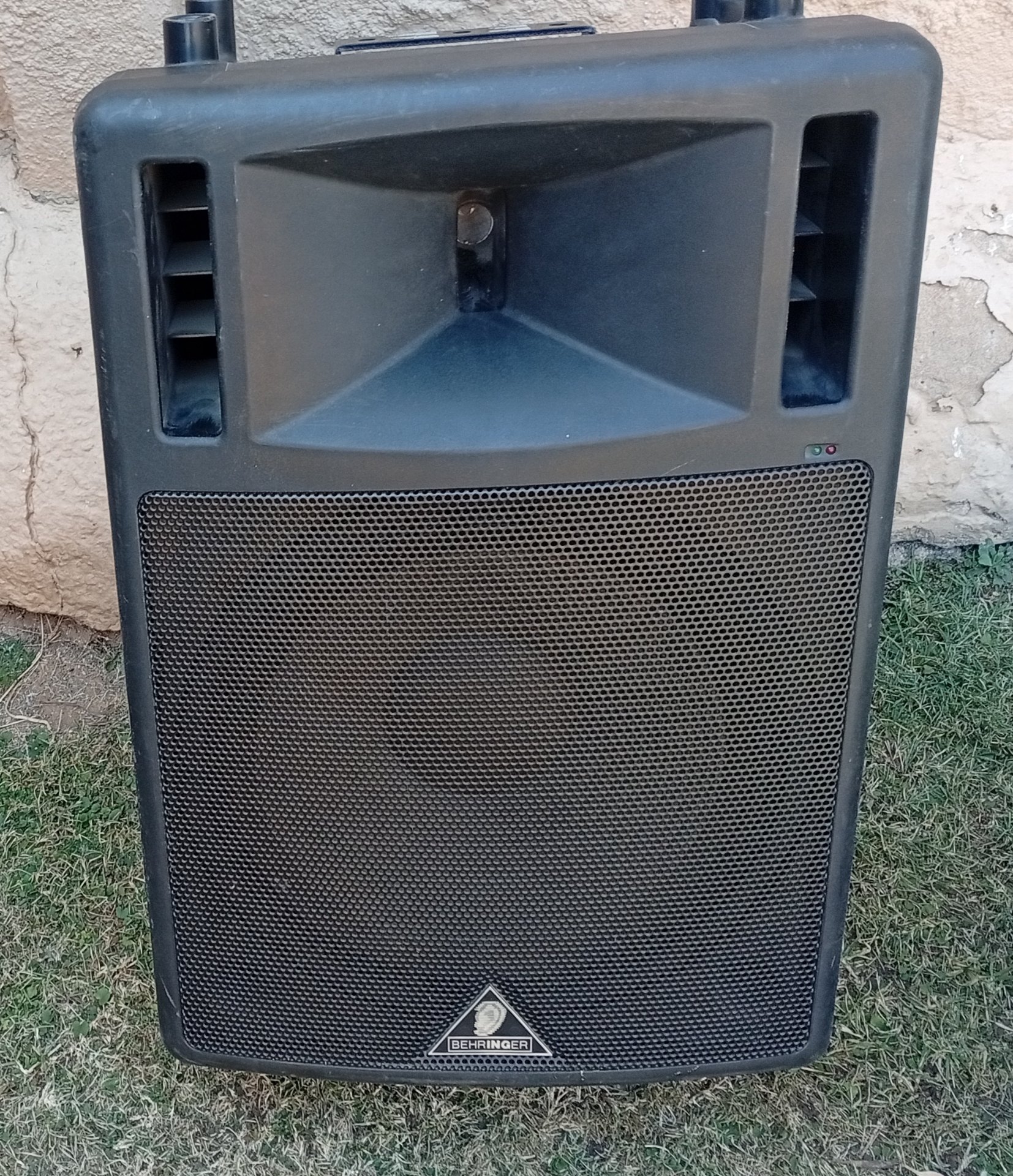 Behringer B300 2-way 300W Powered PA Speaker – used, worked last time, no power lead