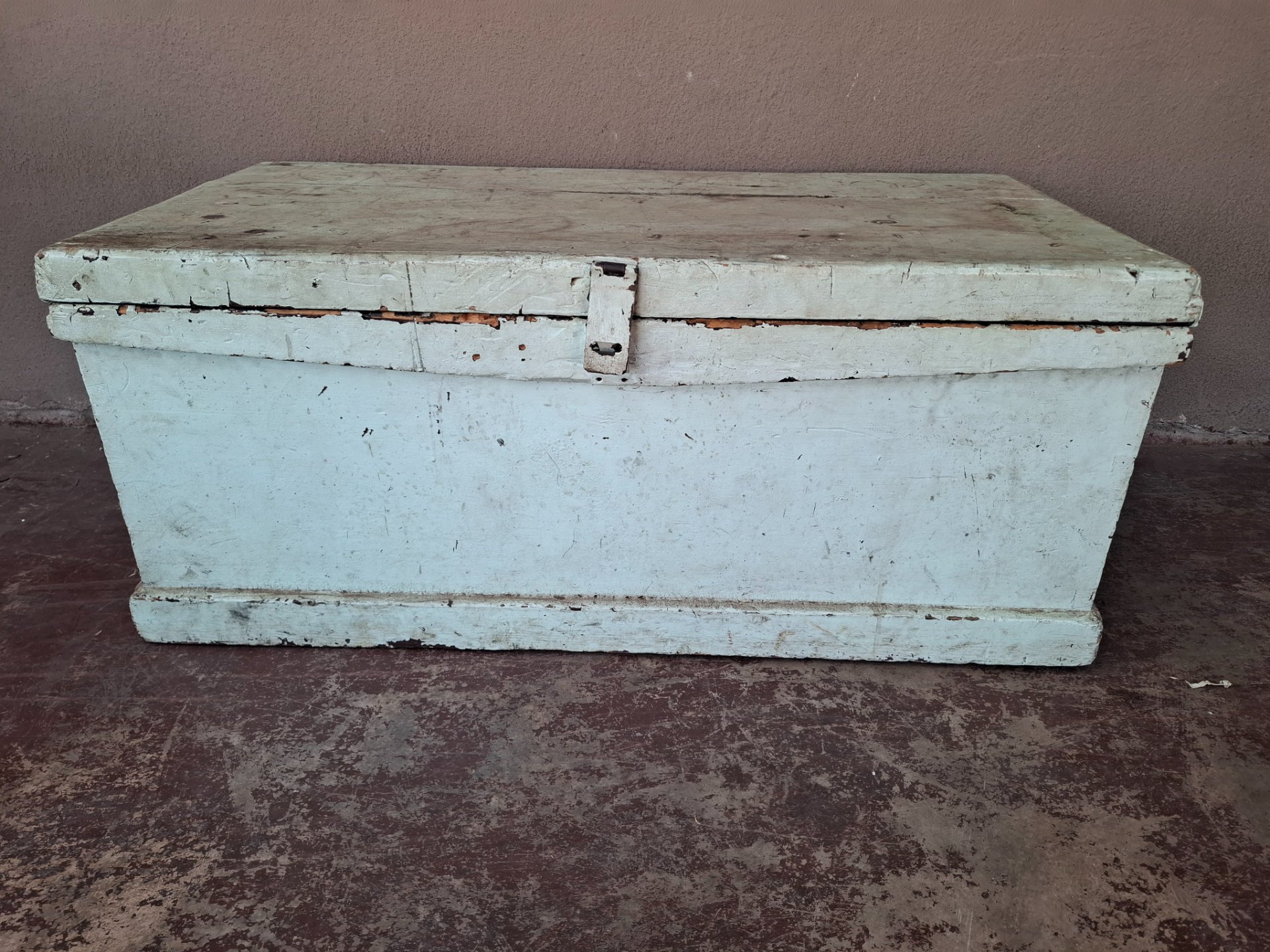 Painted Wooden Storage Chest / Trunk – 100 × 50 × 42 cm – Restoration Project