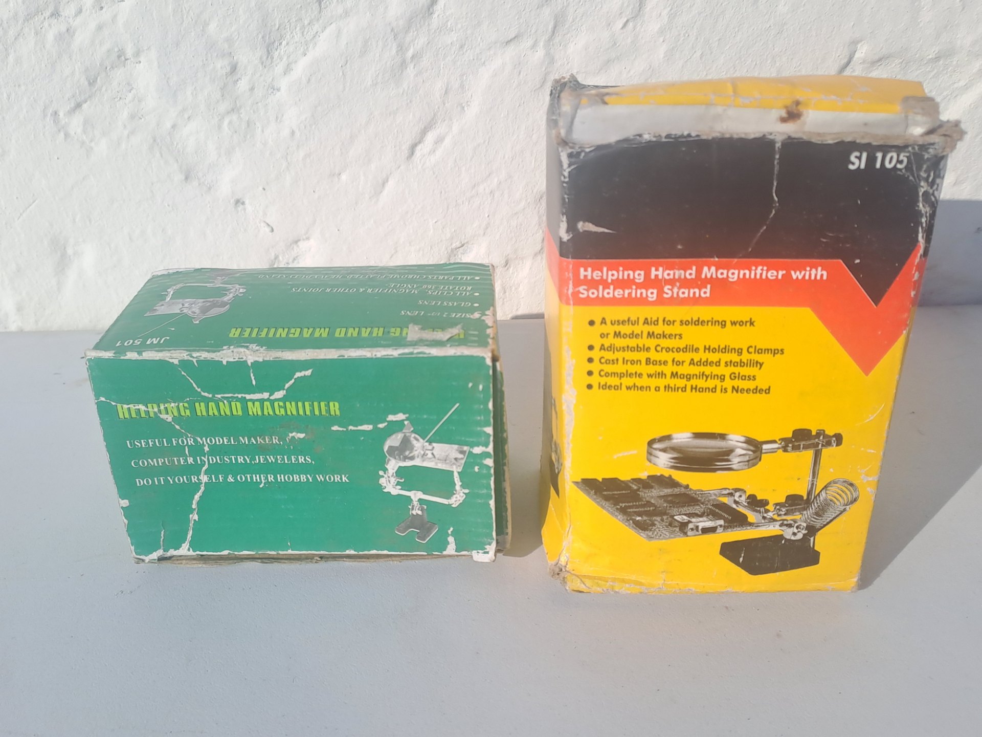 Helping Hand Magnifier with Soldering Stand (boxed) — SI 105 — new in box, packaging damaged