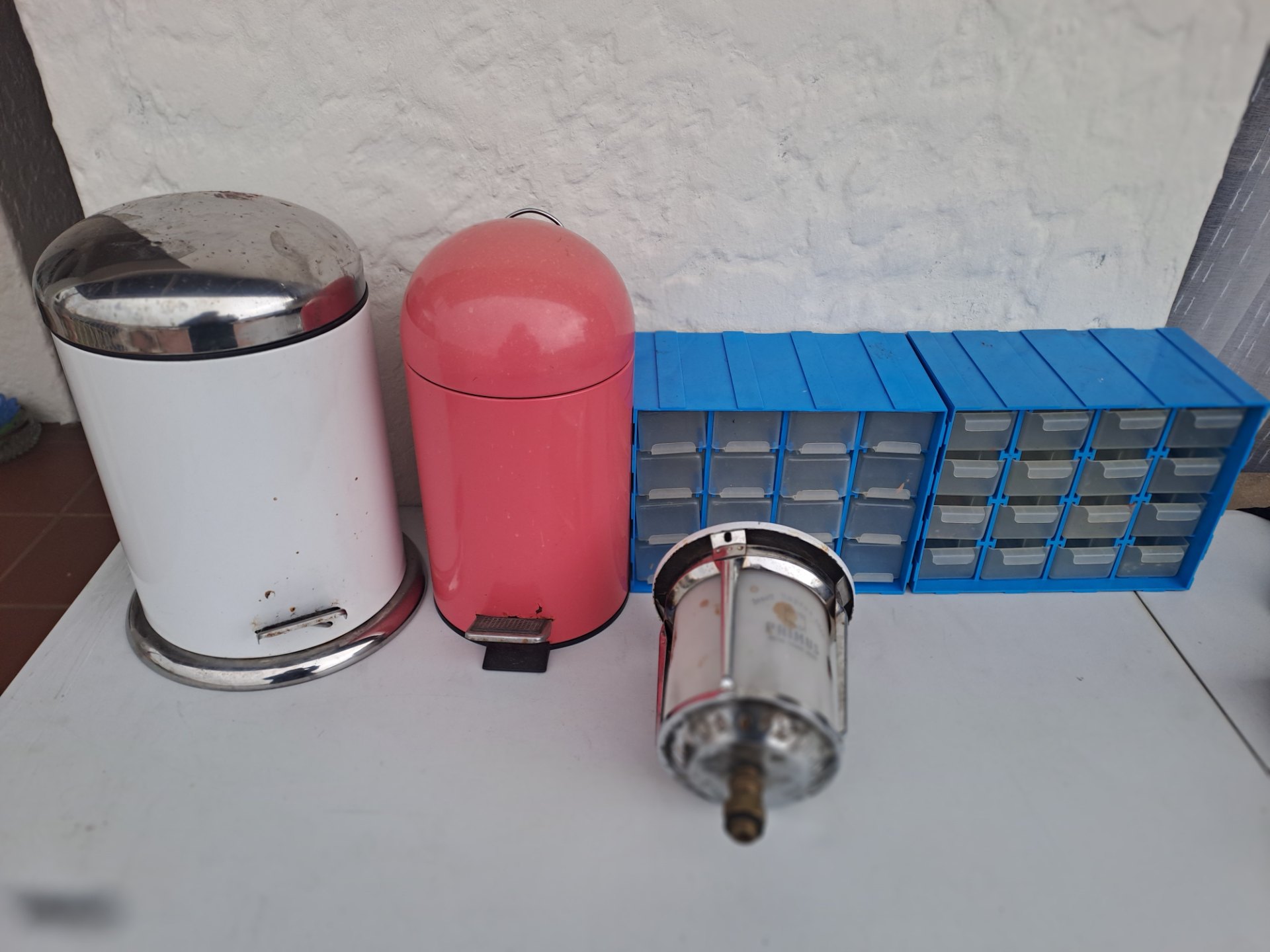 Mixed lot: 2 metal pedal bins, 3 blue small-parts drawer modules & PRIMUS lantern glass assembly