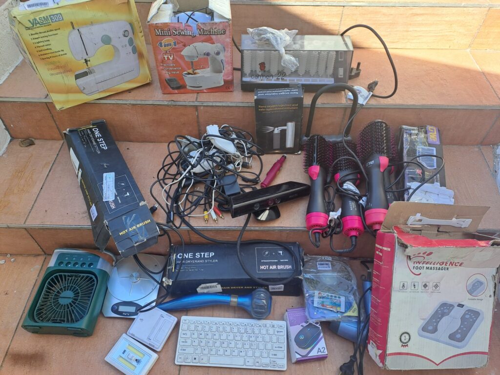 Mixed small electricals & accessories bulk lot — boxed hair stylers, sewing boxes, cables, keyboard, scale, Kinect sensor (UNTAPPED, AS-IS)