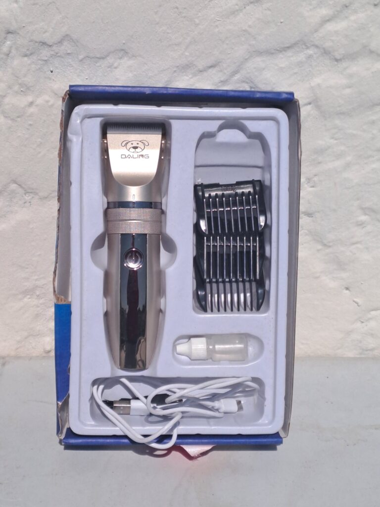 DALING Pet Hair Clipper kit — tested working, 3 combs, USB lead & oil (box top missing)