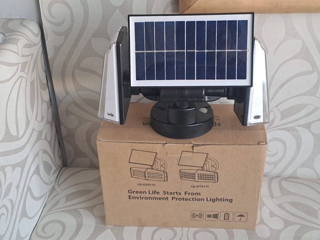 Solar LED Security Light LQ-GY017I — 3-panel 450Lm, 18650 3000mAh (Tested Working, Boxed)