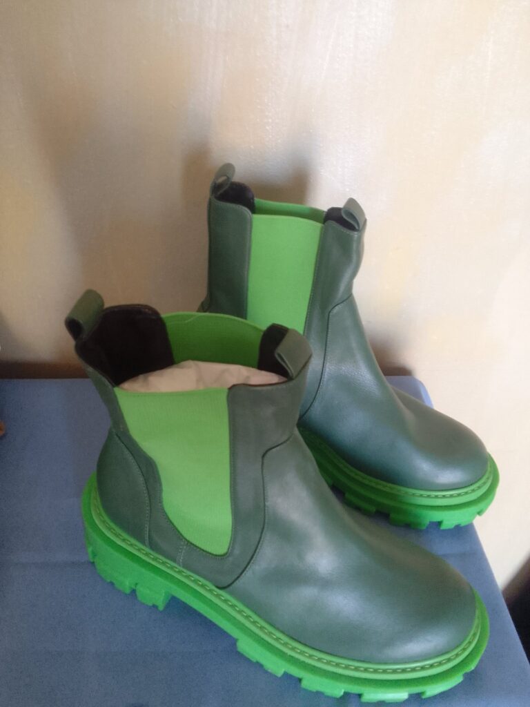 Brand new Vicenza green leather Chelsea boots — US 8 / EU 39, chunky lug sole