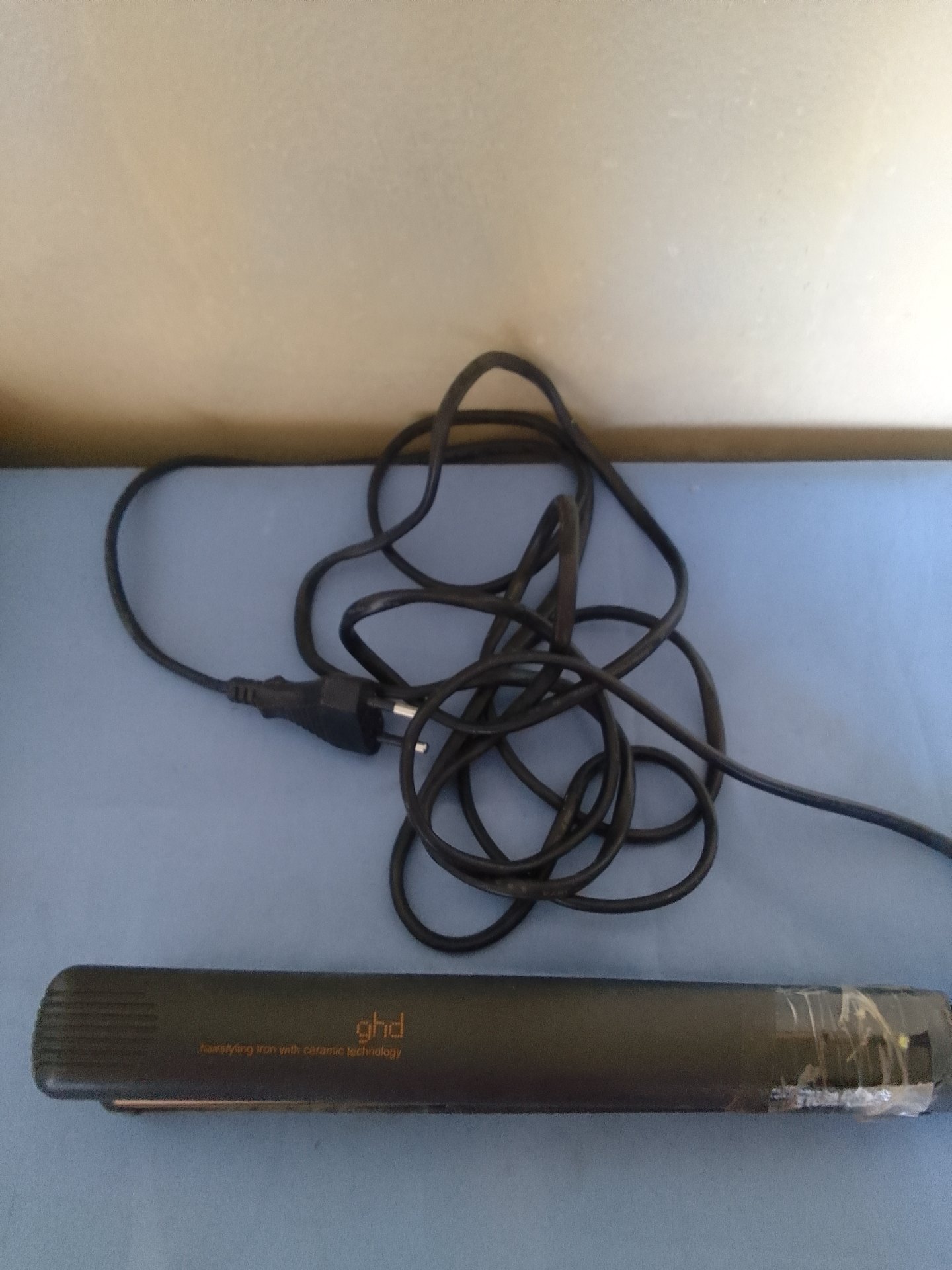 ghd hair straightener / flat iron — for spares & repairs (Not working)