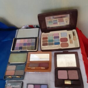Mixed lot of 7 used eyeshadow & blush palettes — assorted colours, mirrors & applicators (visible wear)