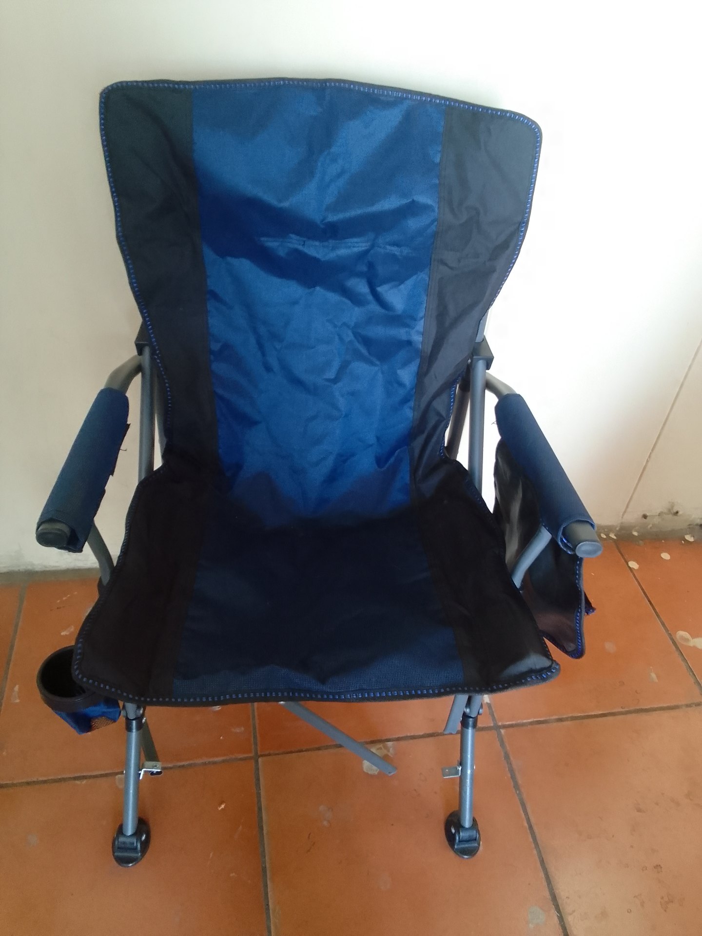 Blue/Black Folding Camping Chair — Padded Armrests, Cup Holder, Front Casters — Needs Repair