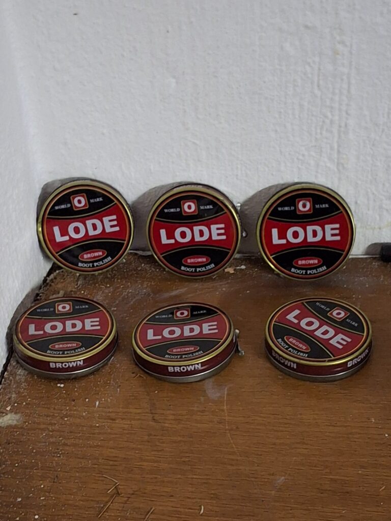 LODE Brown Boot Polish — Lot of 6 sealed tins (metal tins, brown)