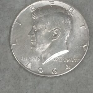 1964 US Kennedy Half Dollar — Circulated Silver Coin (13 g, date visible)