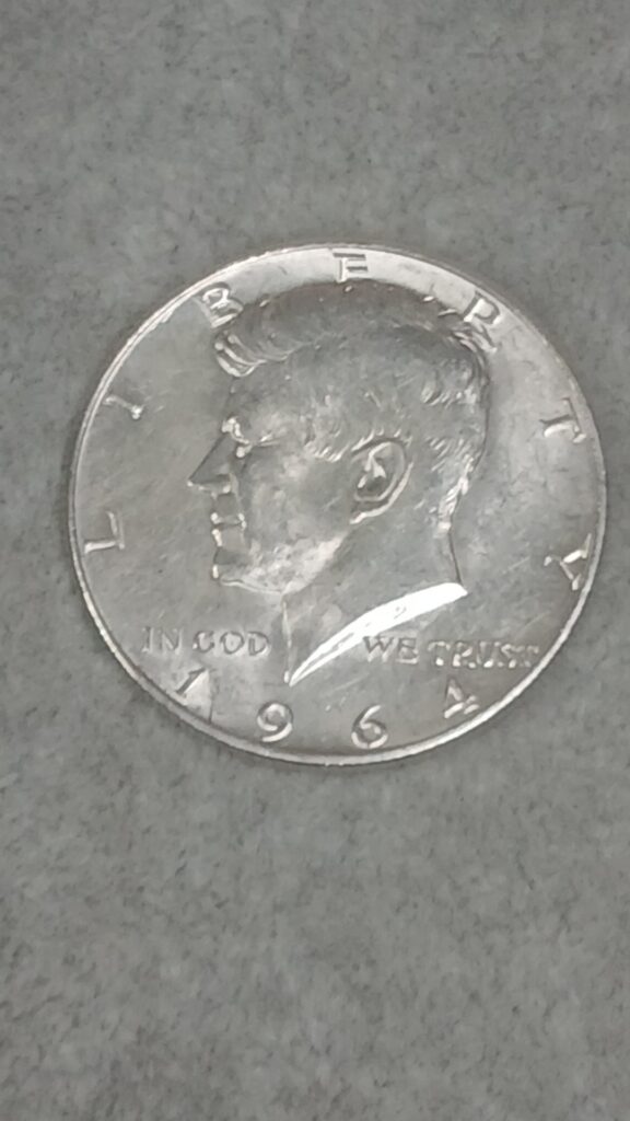 1964 US Kennedy Half Dollar — Circulated Silver Coin (13 g, date visible)
