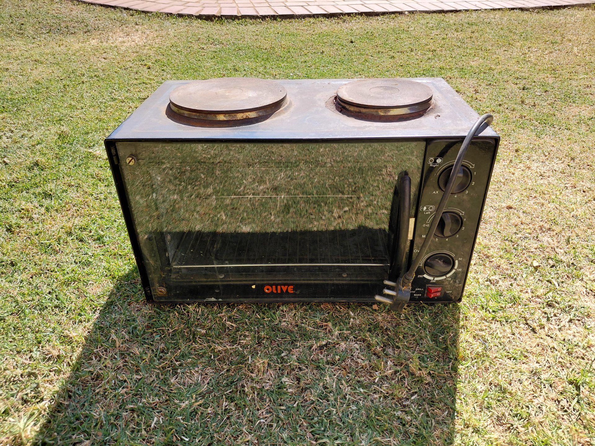 Olive Oven SA-626 30L Countertop Oven with Two Hotplates — Oven & Right Plate Work, Heavy Rust