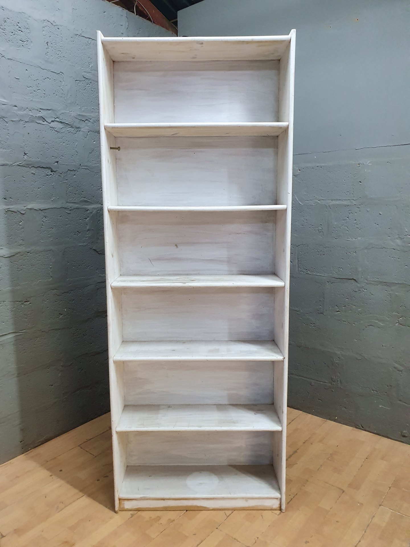 Tall Whitewashed Wooden Bookcase / Shelving Unit – 237 x 90 x 28 cm, fixed shelves